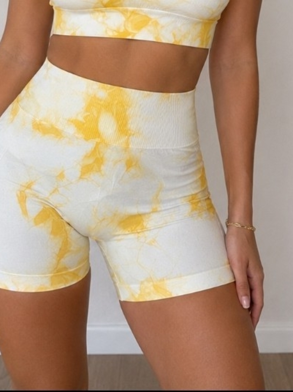 Seamless High-Waist Tie-Dye Bike Shorts — Yellow